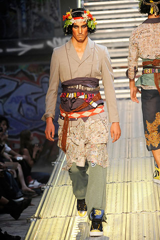 John Galliano / - 2010